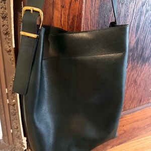 Forest green made well bucket bag